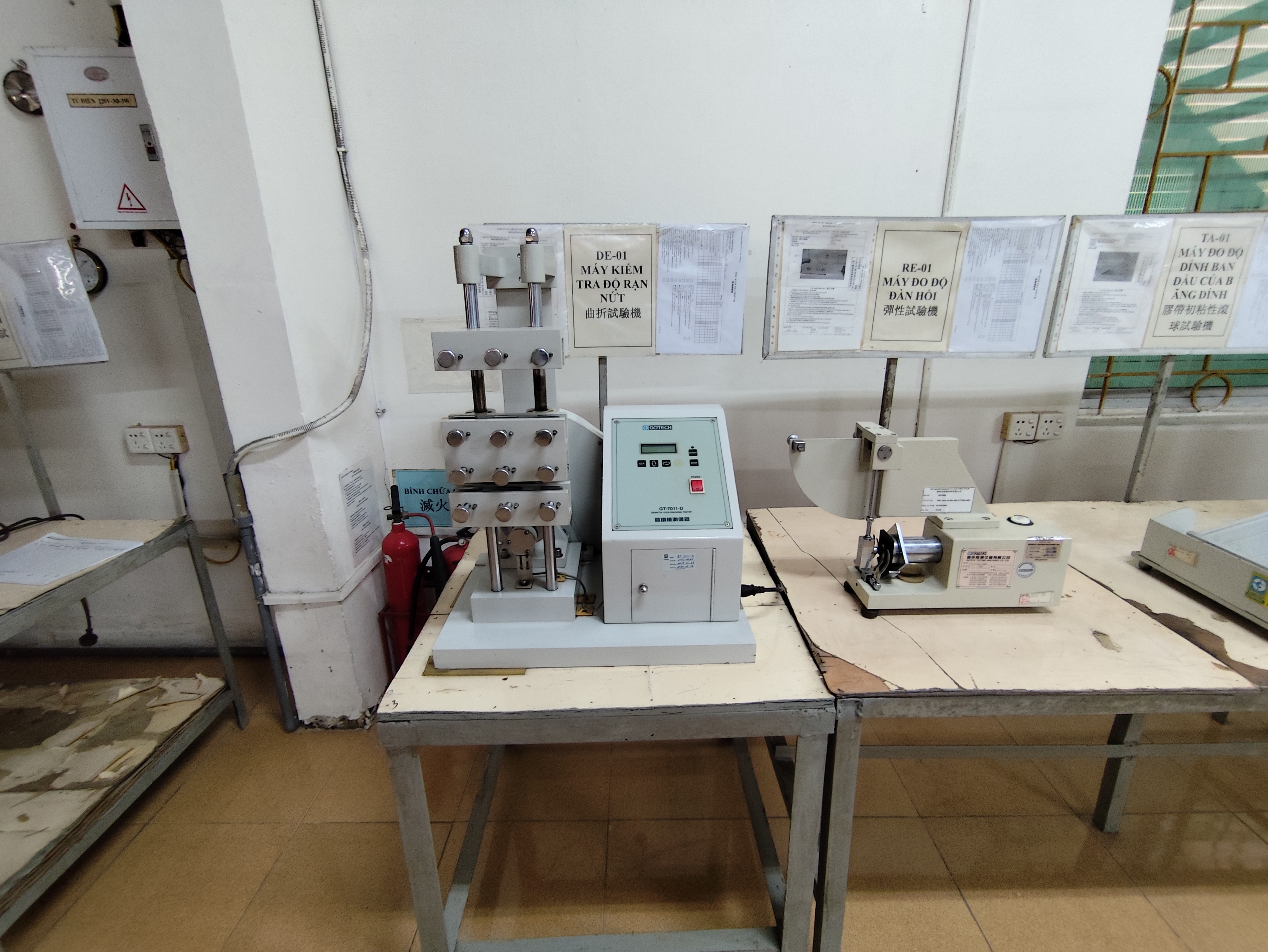 Flex cracking tester.jpg